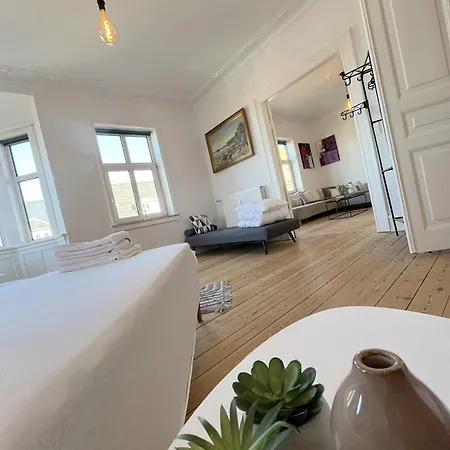 Unique Luxurious And Historic 130 M2 Apartament *