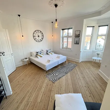 Unique Luxurious And Historic 130 M2 Apartament *