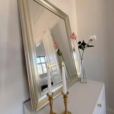 Unique Luxurious And Historic 130 M2 Appartement *